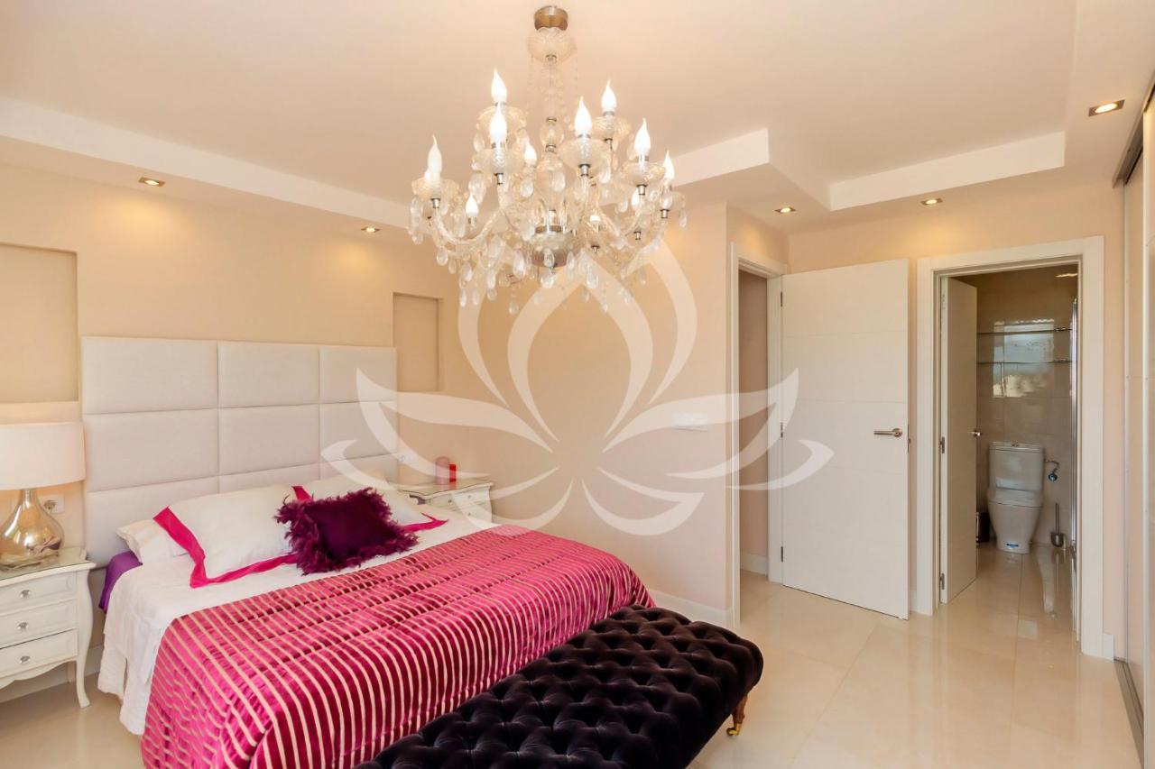 The White Apartment: Luxury, Beach And Design Валенсия Экстерьер фото